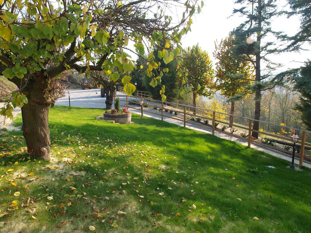Agriturismo Sette Colli Ferrere Luaran gambar